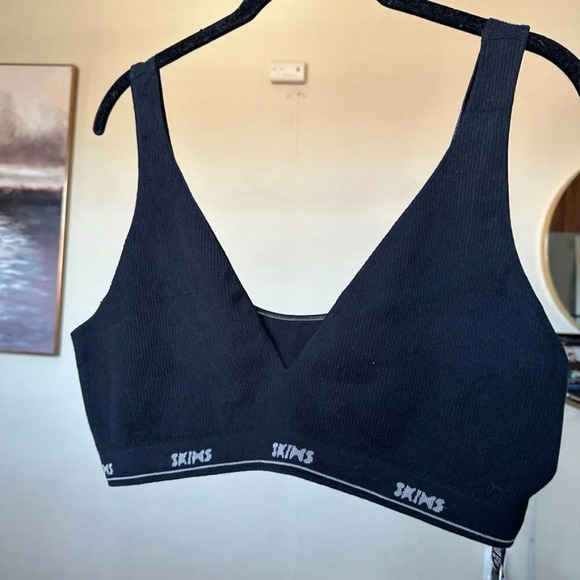 SKIMS SEAMLESS RIB PLUNGE BRALETTE - NWT ONYX size 4X - Picture 4 of 8